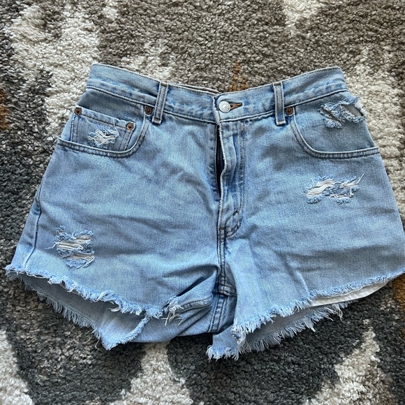 Levi’s Vintage High Waited Baggy Shorts - Picture 3 of 3